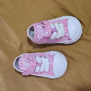 Pink floral converse sz 2